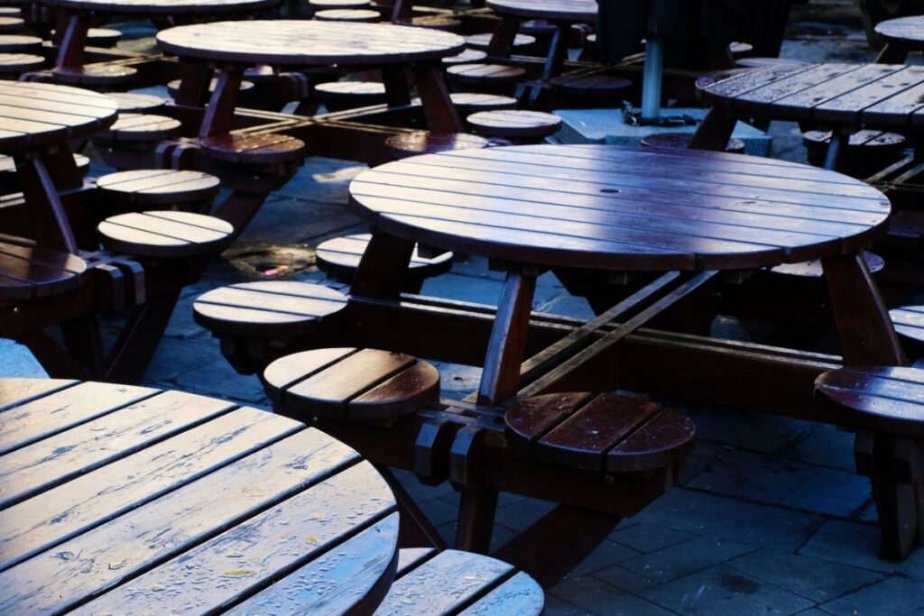 Best Wood for Outdoor Tables (1)