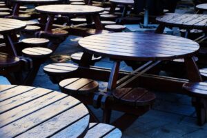 Best Wood for Outdoor Tables (1)